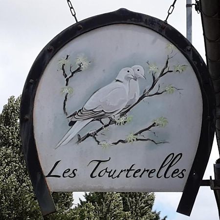 Апартаменты La Tourterelle Thaims Экстерьер фото